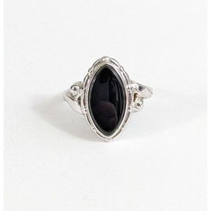 Vintage Size 6.75 Ring - Black Marquise Set In Sterling Silver - uncas
